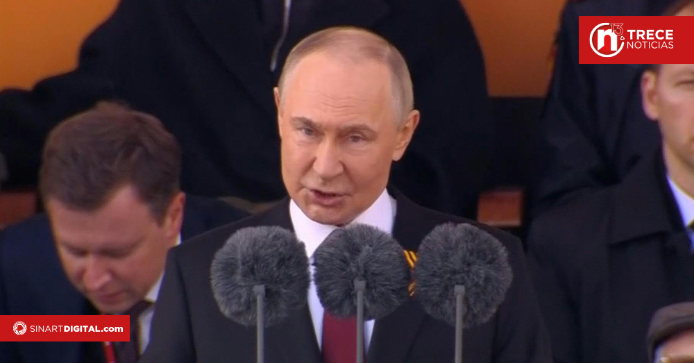 Putin rinde homenaje a los soldados rusos en Ucrania en un multitudinario desfile por el Día de la Victoria