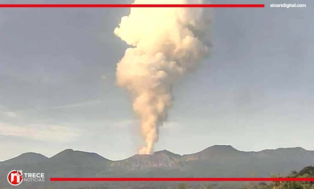 Volcán Rincón de la Vieja realizó una nueva erupción esta mañana