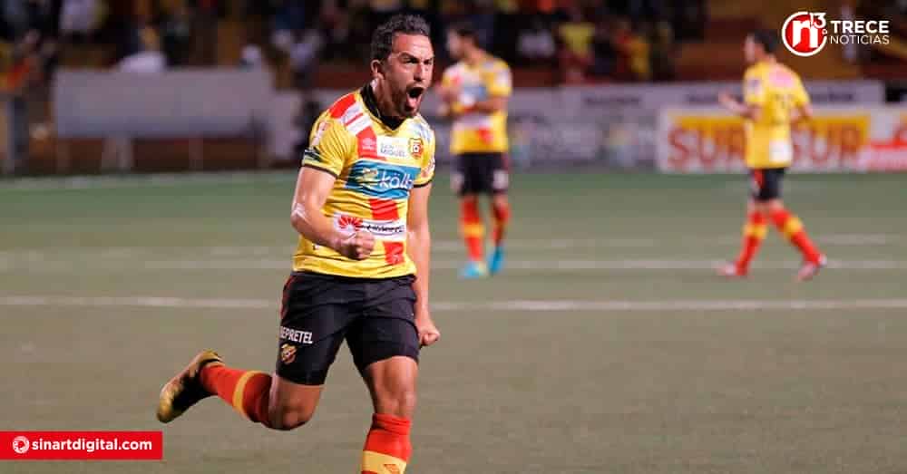  Randall Azofeifa se marcha del fútbol por la puerta grande