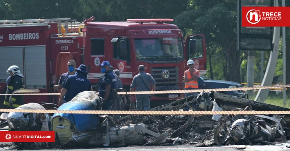 Un avión cae en plena avenida de Sao Paulo y deja dos muertos y seis heridos