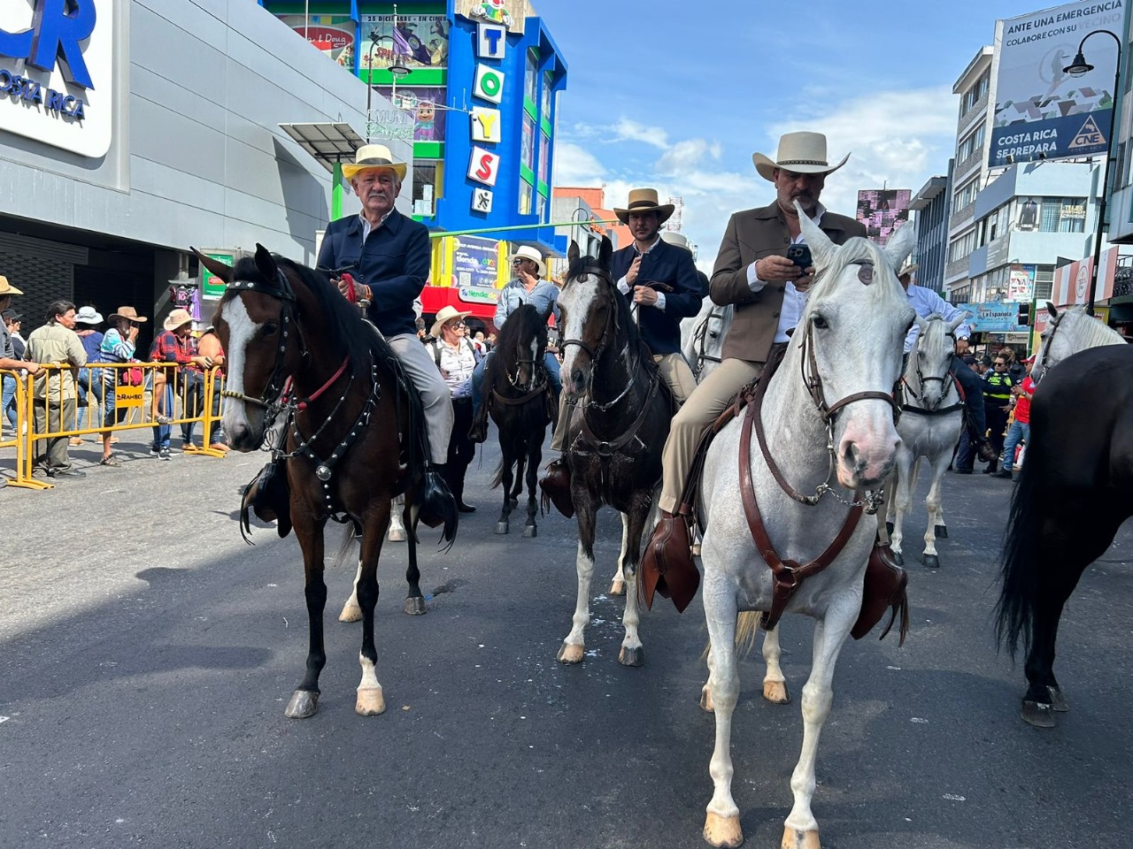 Arrancó el tope nacional con la presencia de más de 5 mil caballistas