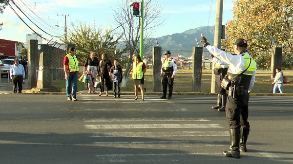 Autoridades piden precaución a los conductores por regreso de estudiantes a las aulas