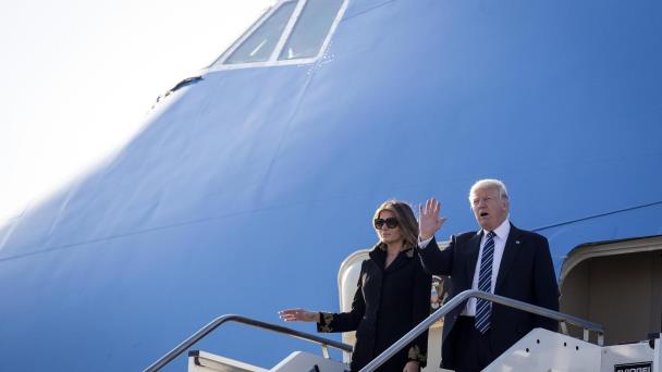 Trump partió rumbo a Roma, primer viaje internacional de su segundo mandato