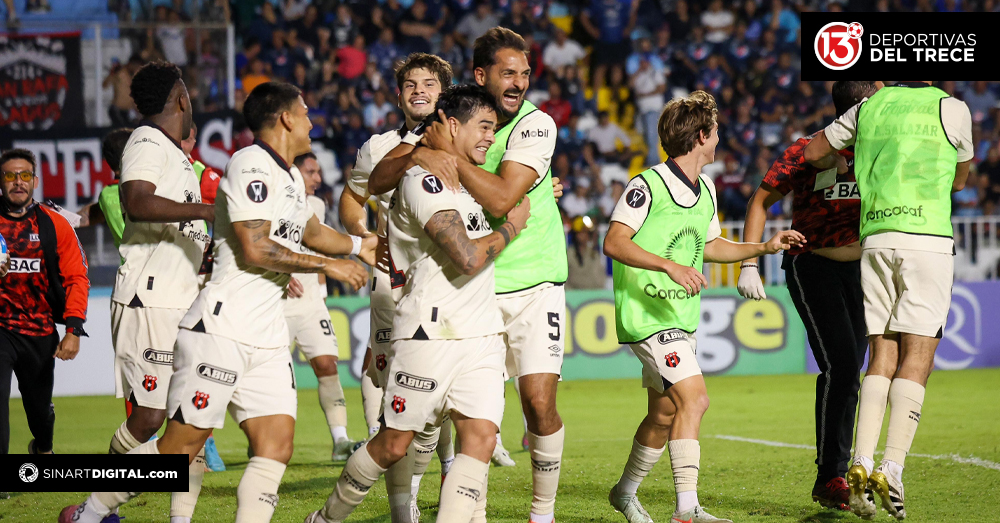 Alajuelense saca la faena y sigue adelante