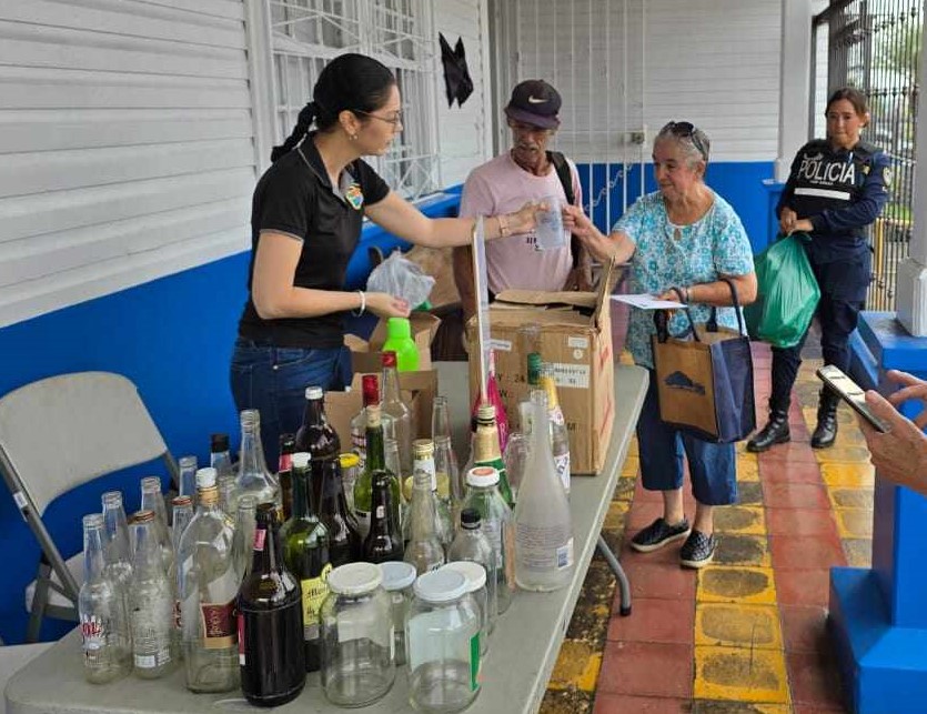En Naranjo dieron vidrio por vidrio 