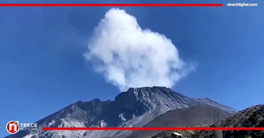 Perú reporta primeras explosiones de cenizas de hasta 5.500 metros de altura en volcán Ubinas